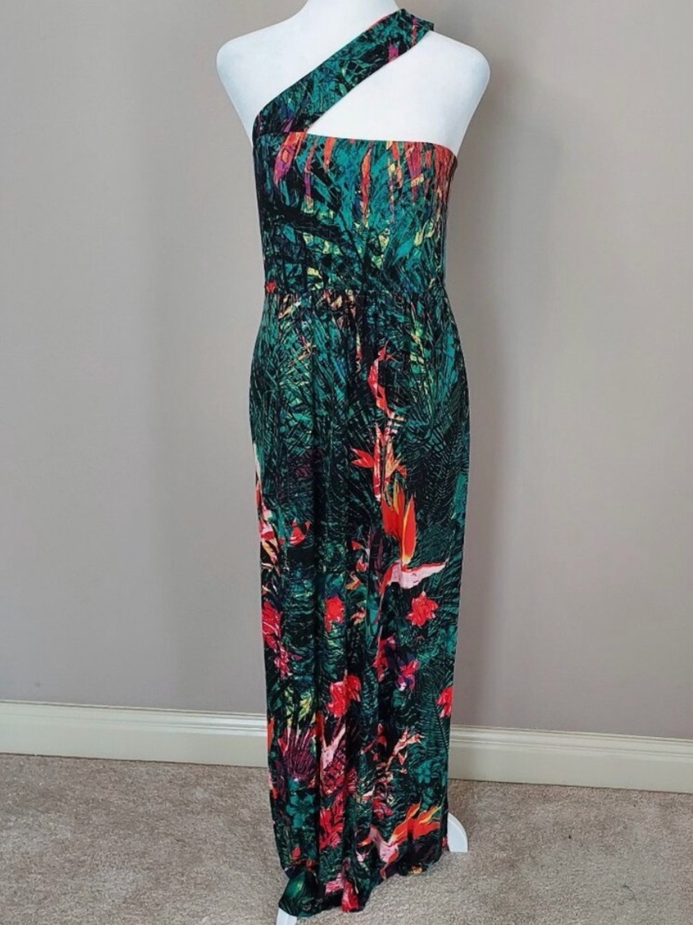 Soma Tropical Bird of Paradise maxi dress features a convertible one-shoulder Lg